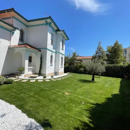 Luxe Piscine Centre De *