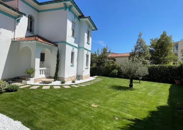 Luxe Piscine Centre De *